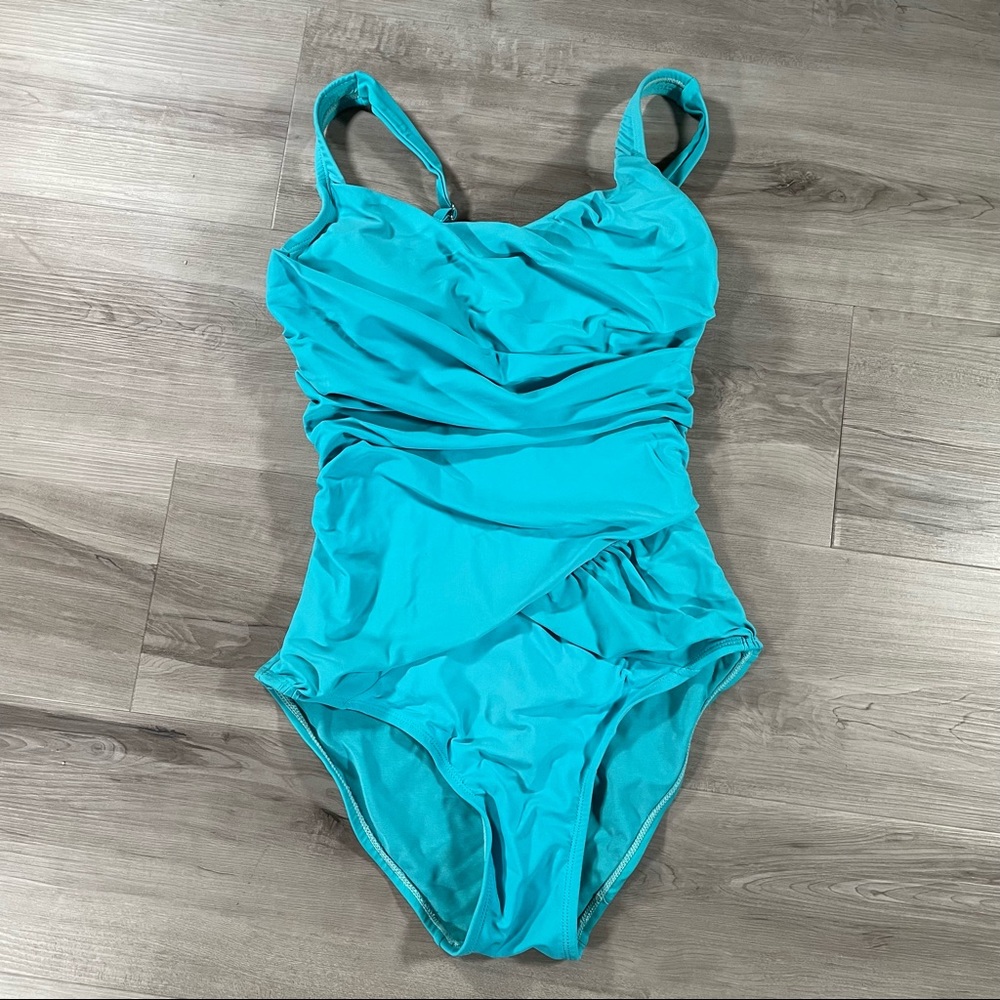 Love your Assests one piece swimsuit S